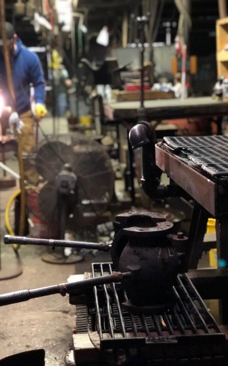 照明を通じて生活に彩りを。